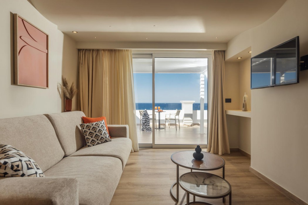 Alexandra Beach Resort & Spa 79/138