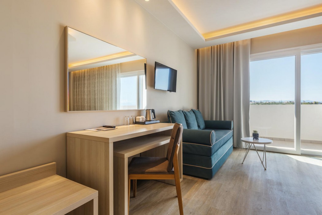 Alexandra Beach Resort & Spa 50/138