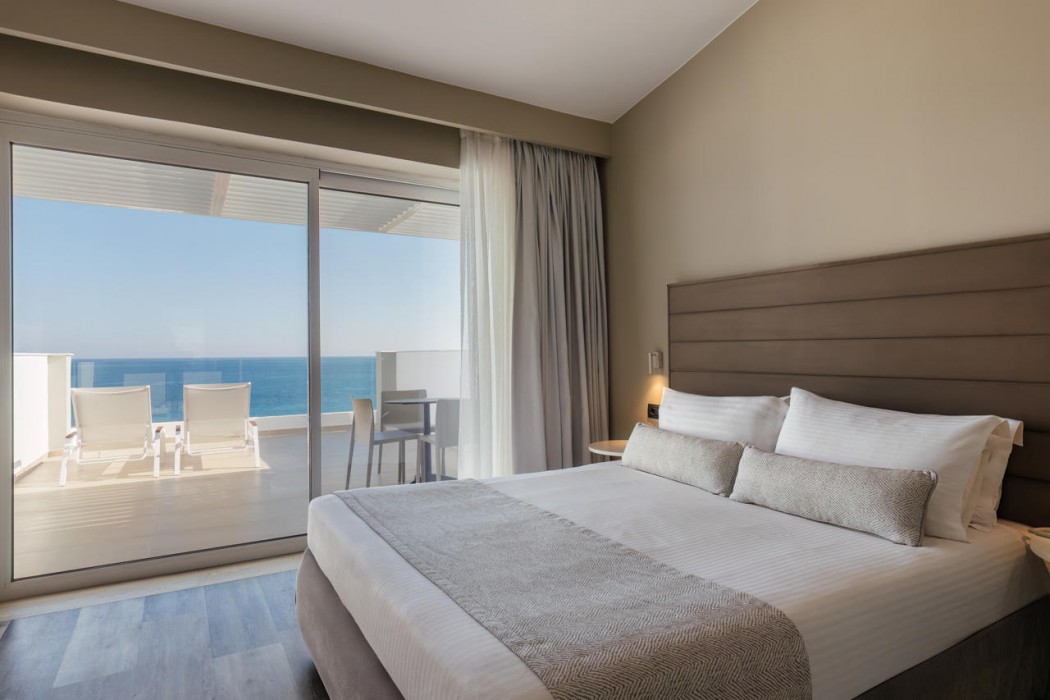 Alexandra Beach Resort & Spa 65/138
