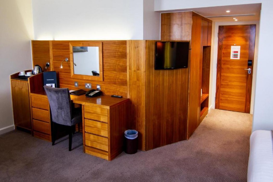 Blakemore Hyde Park 22/40