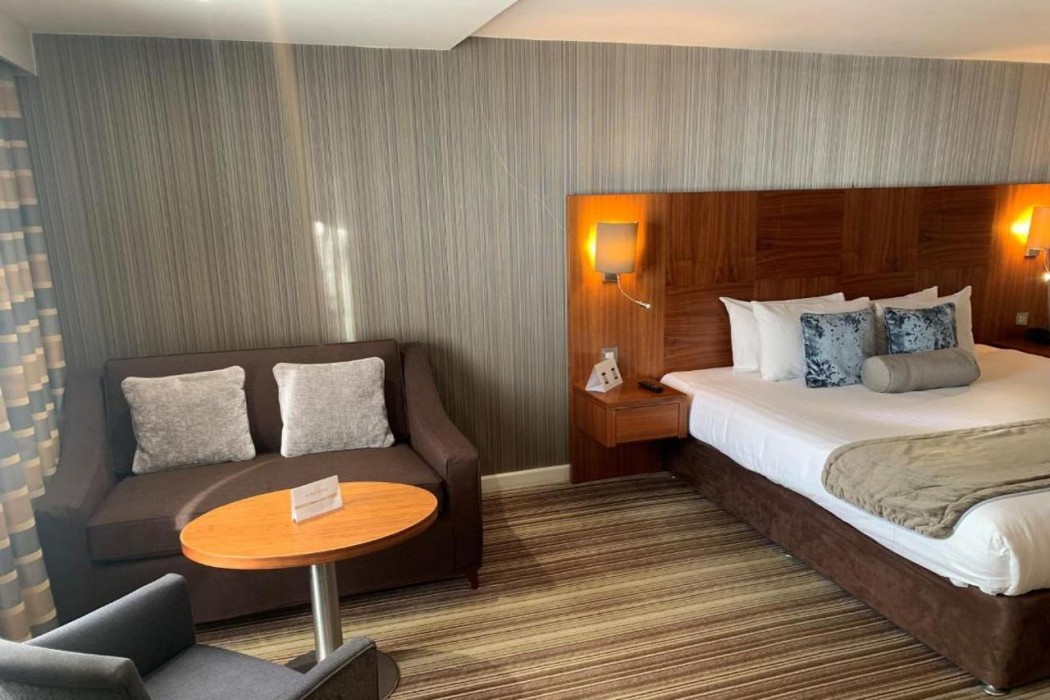 Blakemore Hyde Park 24/40