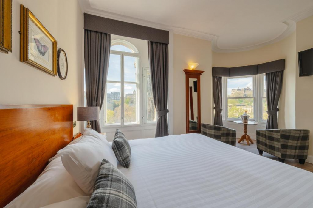 Old Waverley Hotel 22/47