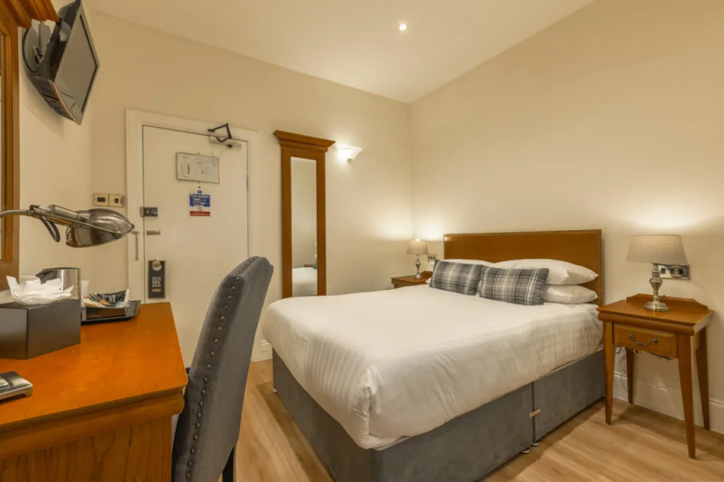 Old Waverley Hotel 23/47