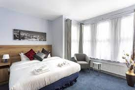 Wellesley Hotel 6/52