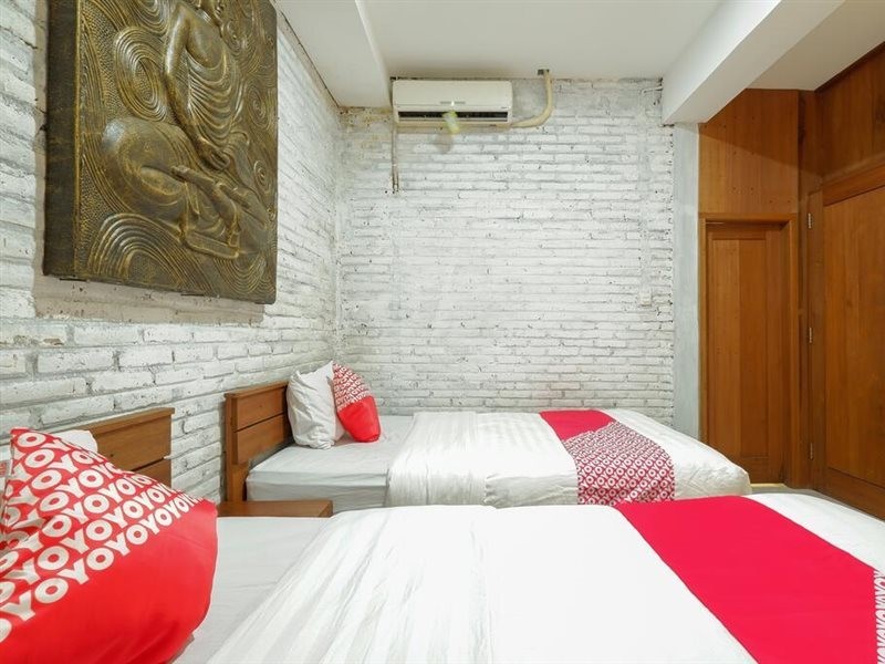 OYO 4016 Tan Jokteng Guest House 27/51