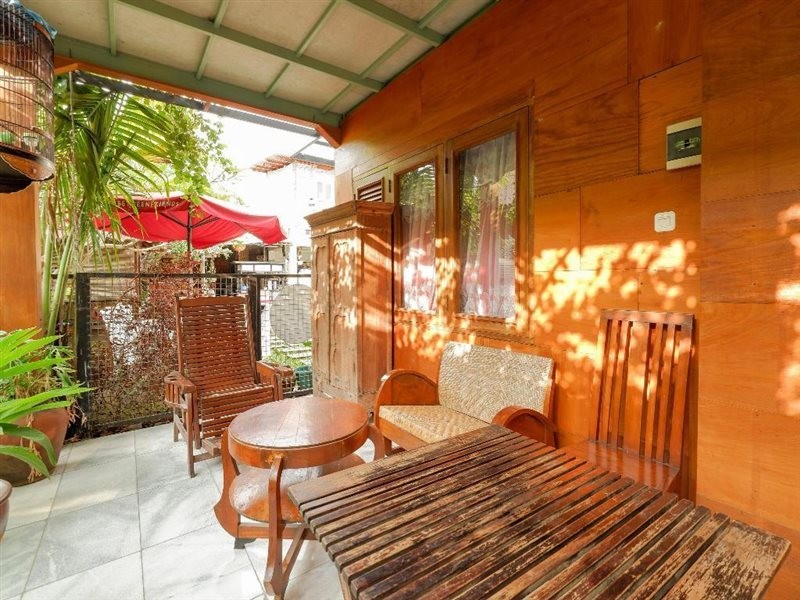 OYO 4016 Tan Jokteng Guest House 24/51