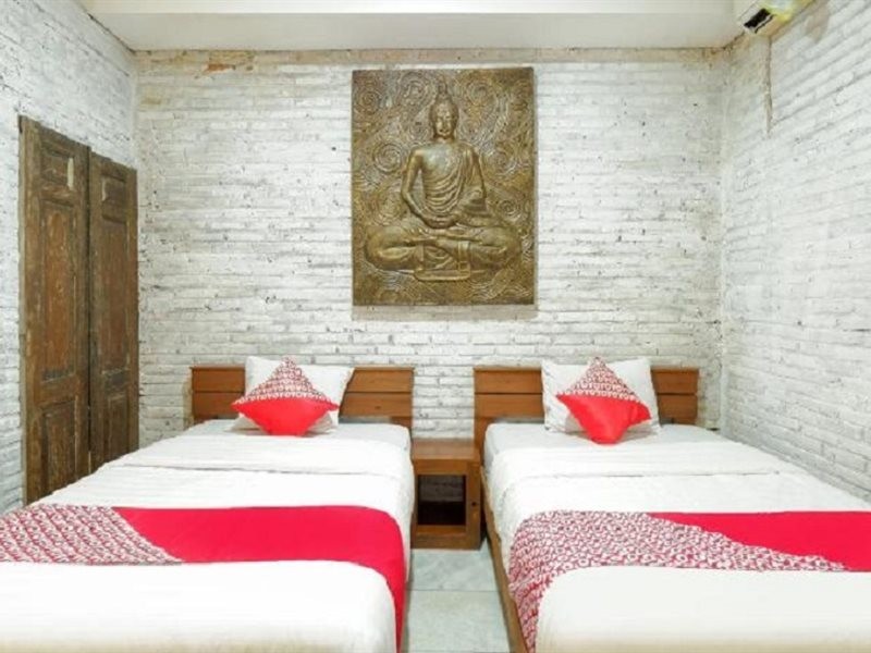 OYO 4016 Tan Jokteng Guest House 25/51