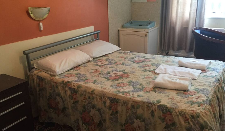 Gresham Hotel 5/50