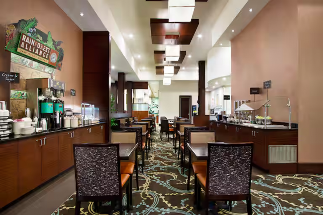 Embassy Suites by Hilton Fayetteville Fort Bragg 25/49