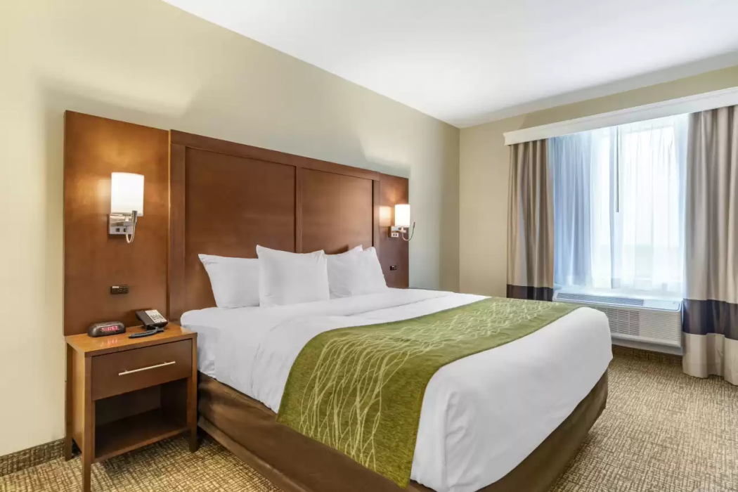 Comfort Suites San Antonio Ft. Sam Houston/SAMMC Area 9/25