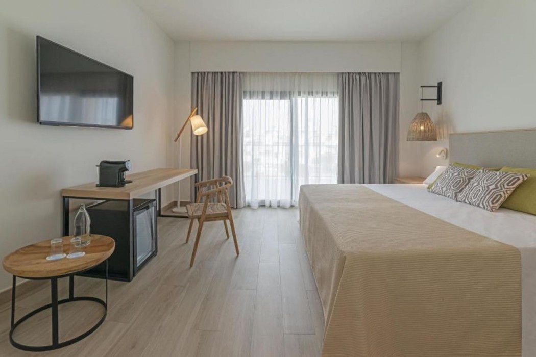 Cabogata Beach Hotel Spa 11/68