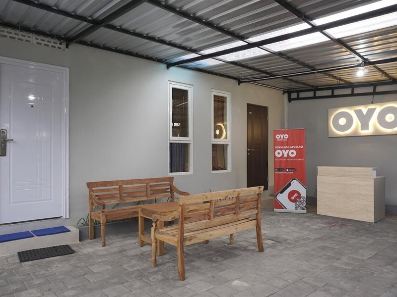 OYO 90033 DeHome Family 16/31