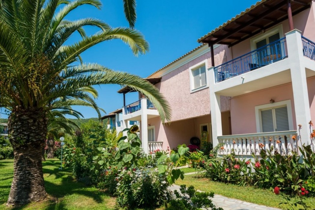 THREE STARS BEACH HOTEL 30/60