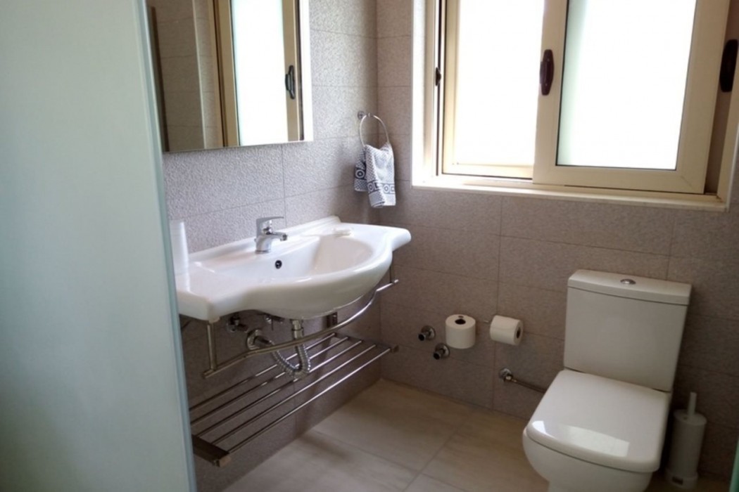 THREE STARS BEACH HOTEL 39/60