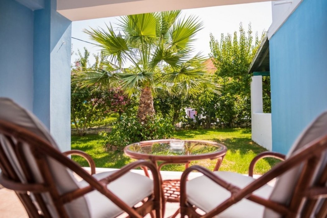 THREE STARS BEACH HOTEL 34/60