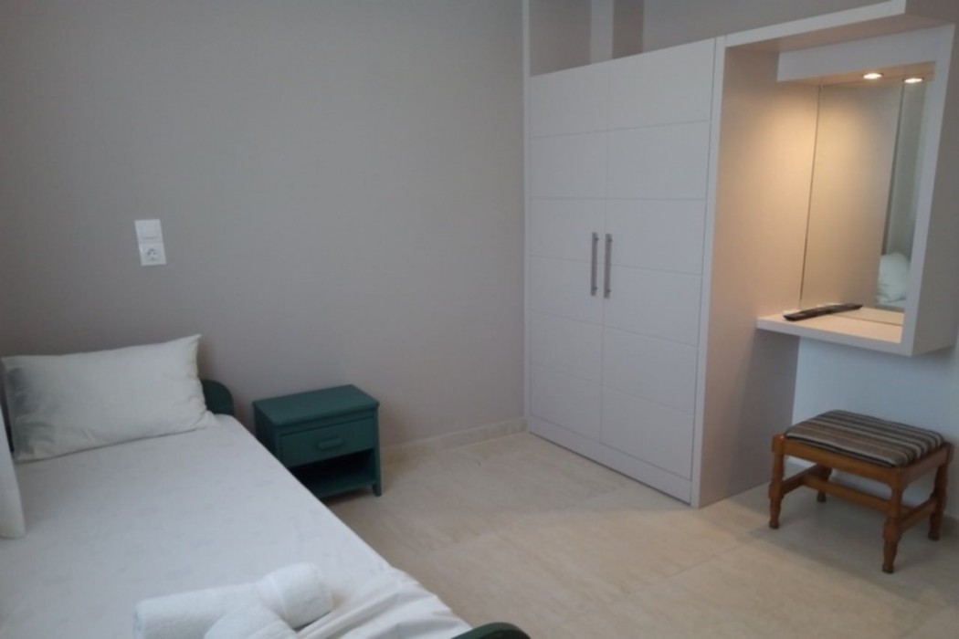 THREE STARS BEACH HOTEL 38/60