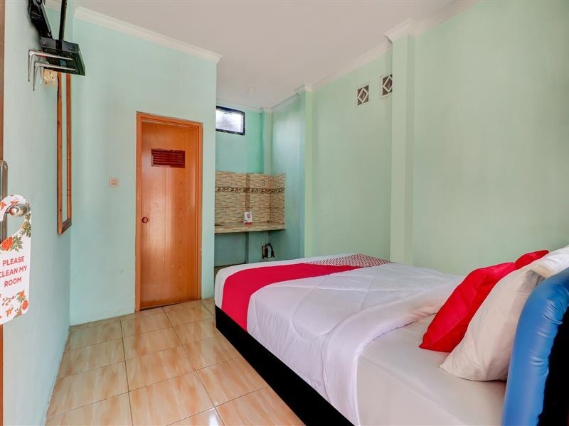 OYO 3879 Villa Sari Intan 19/25