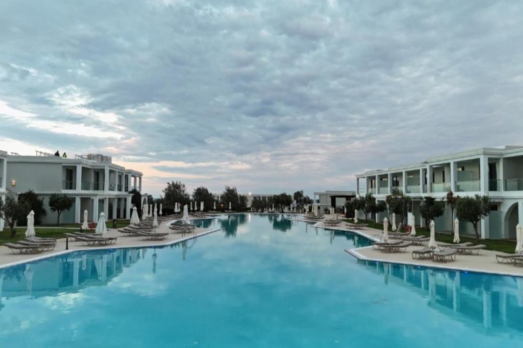 Levante Athletic Resort 10/23