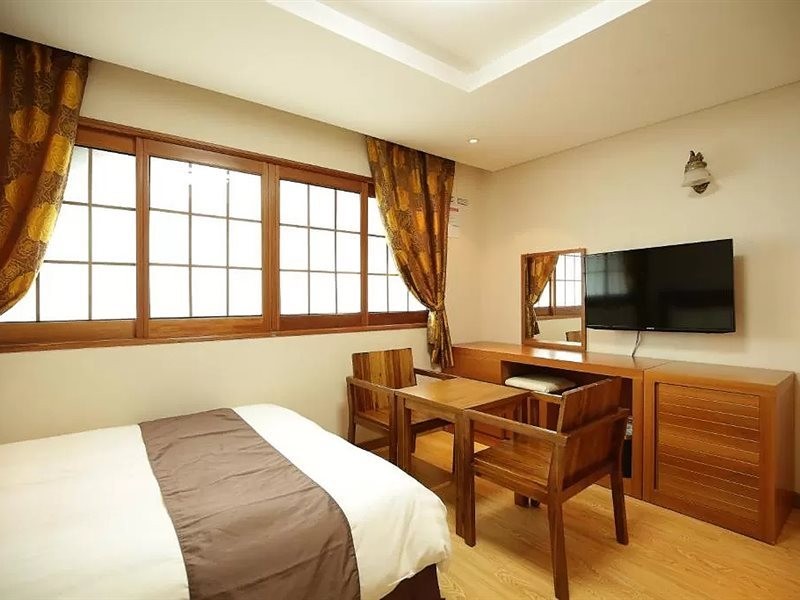 Jeju Parkside Hotel 38/65