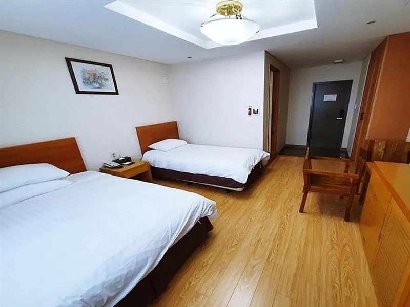 Jeju Parkside Hotel 34/65
