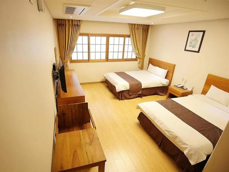Jeju Parkside Hotel 37/65