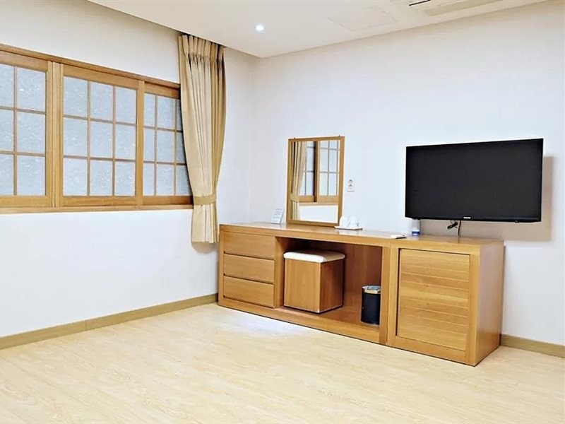 Jeju Parkside Hotel 41/65