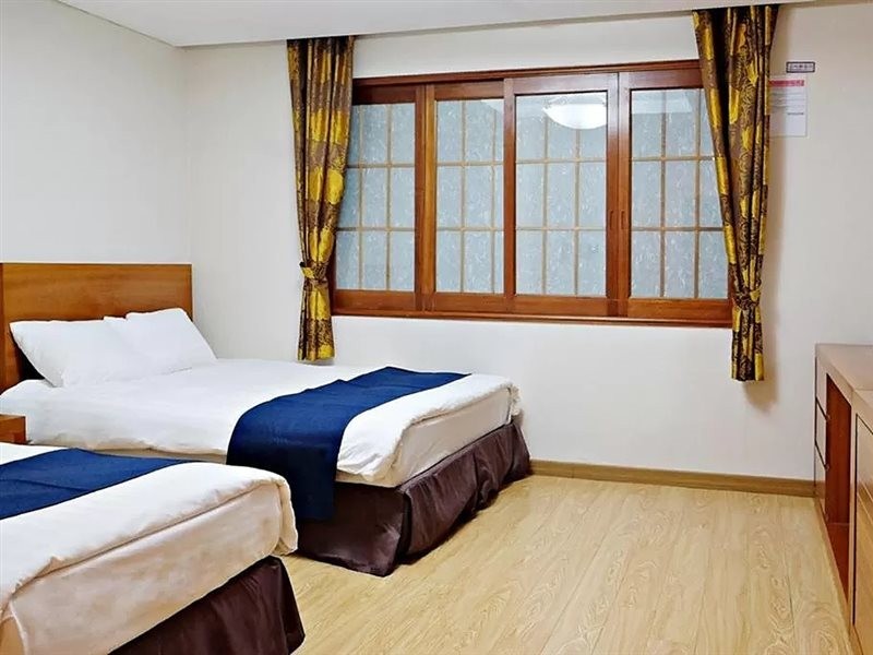 Jeju Parkside Hotel 32/65