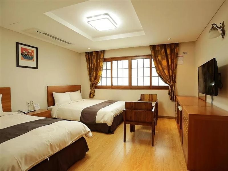 Jeju Parkside Hotel 40/65
