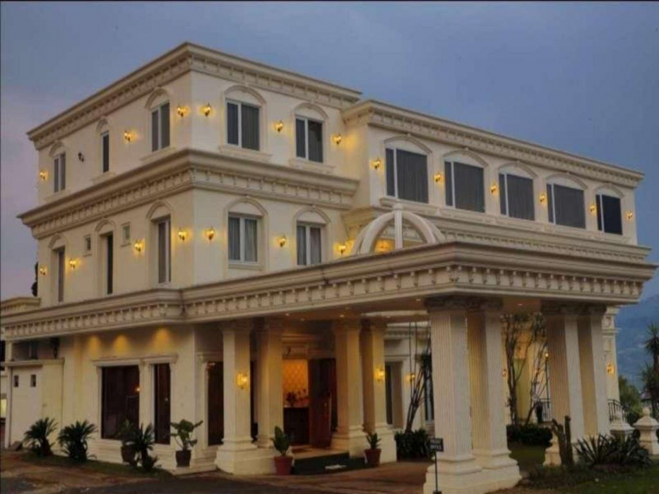 Rizen Premiere Hotel 1/28