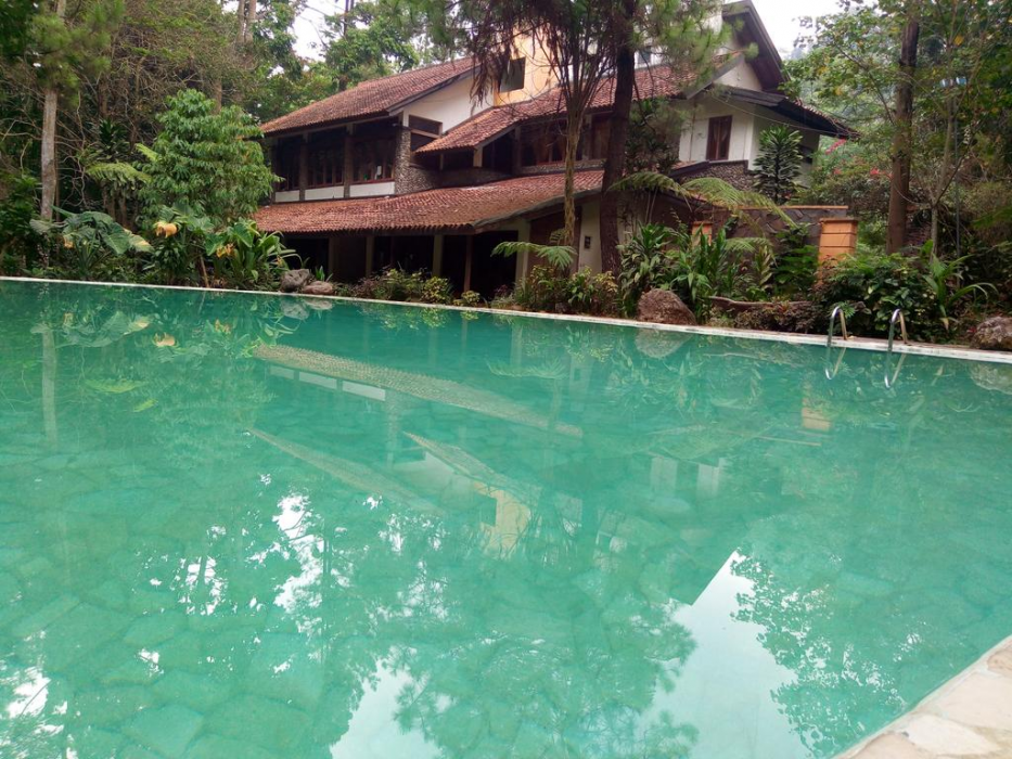 Imah Seniman Hotel 31/53