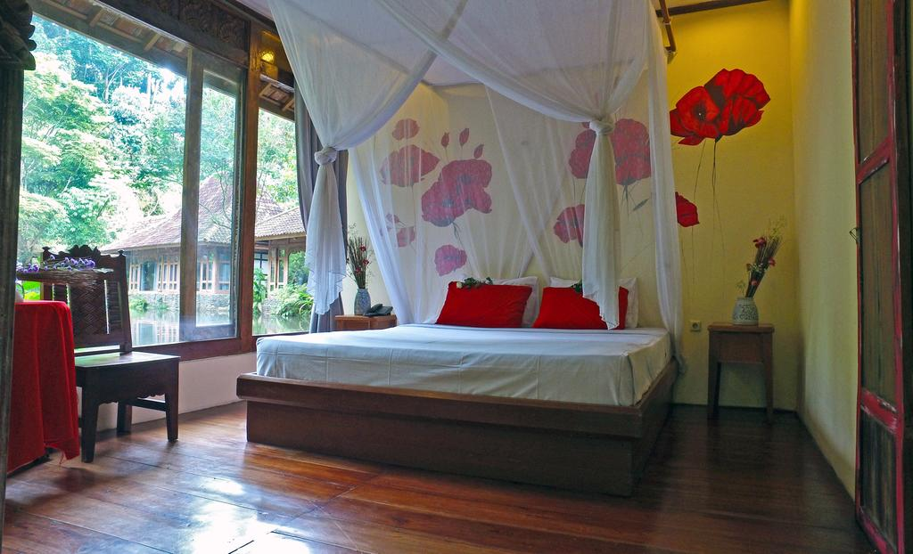 Imah Seniman Hotel 9/53