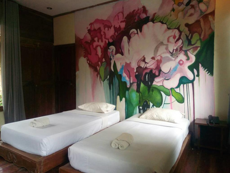 Imah Seniman Hotel 10/53