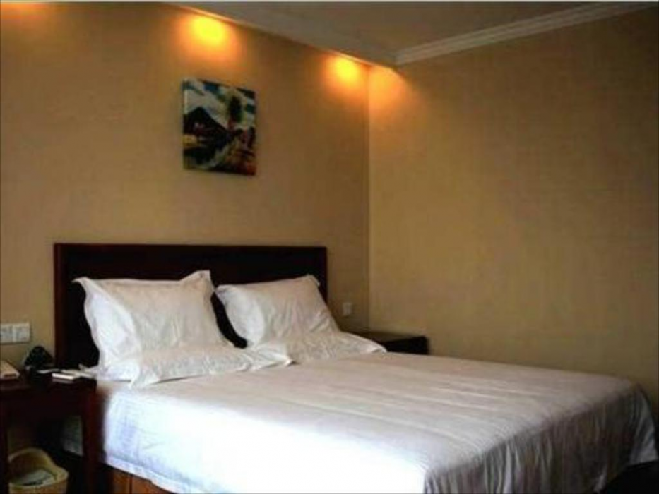 GreenTree Inn Chizhou Jiuhua Mountain Scenic Spot Business Hotel 7/31