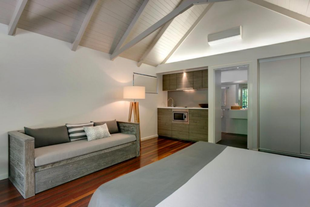 Palm Bungalows 7/12