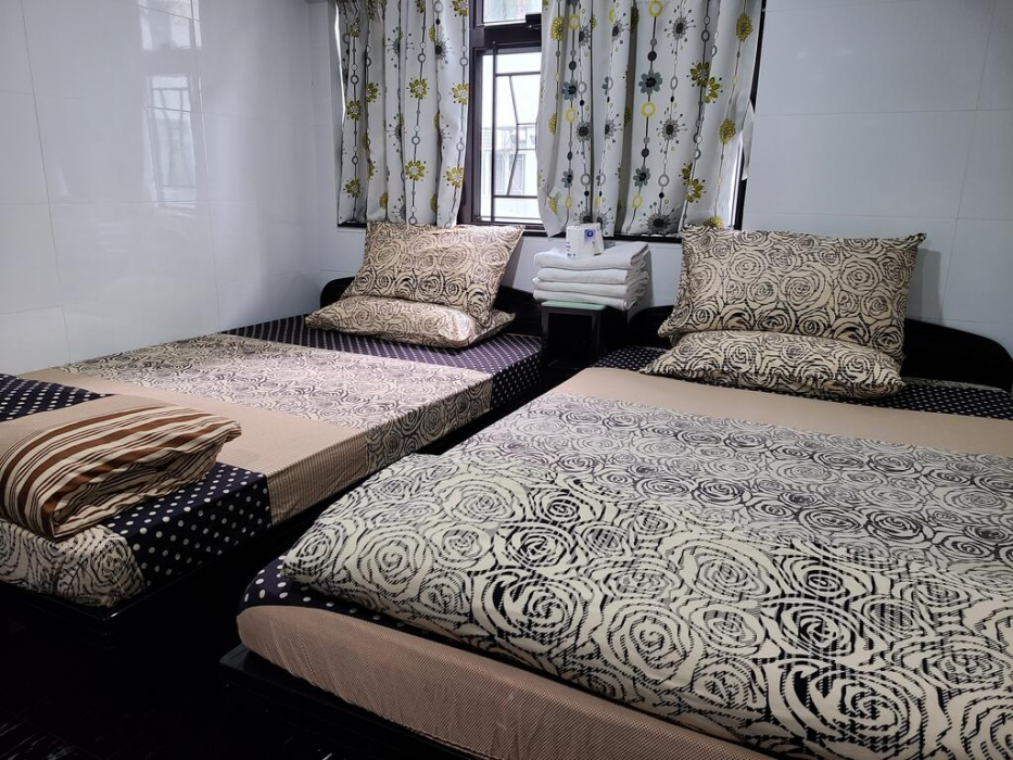 Hostel 16 8/46