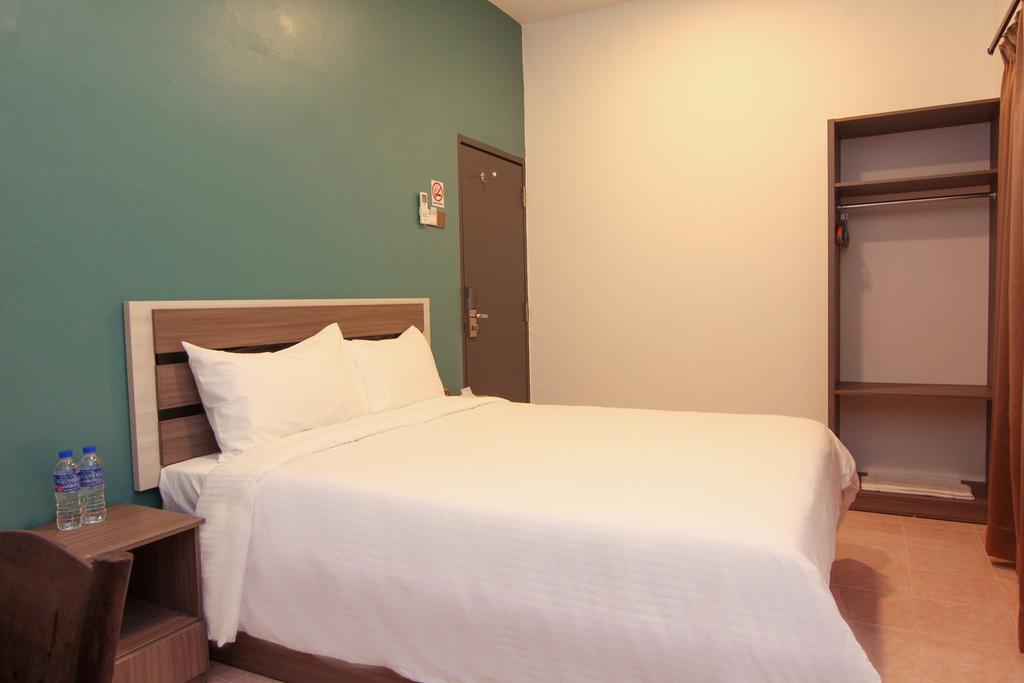 Pearl Inn 8/54