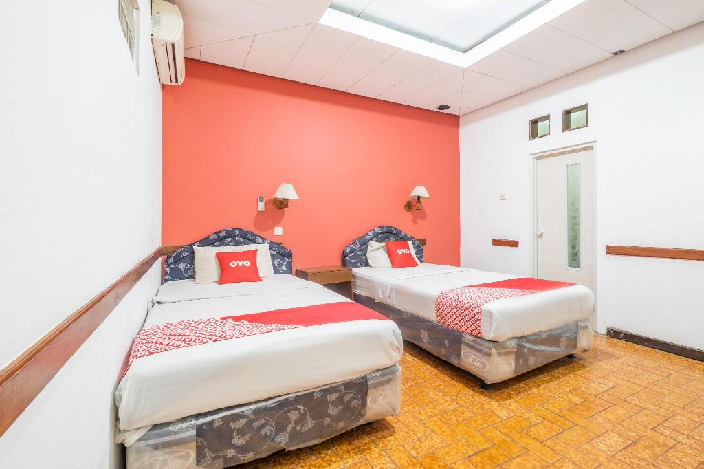 OYO 1945 Hotel Bali Near RS Muhammadiyah 9/53