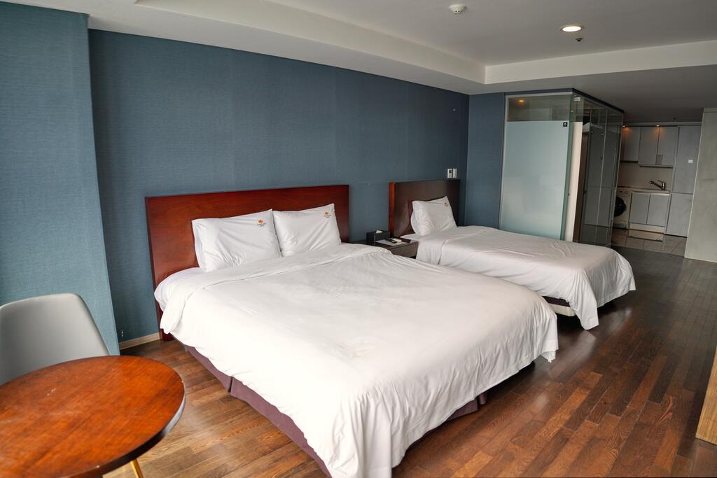 Suncloud Hotel 9/50