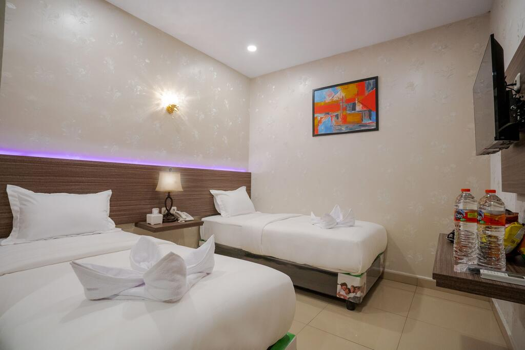 De'Tonga Hotel 12/58