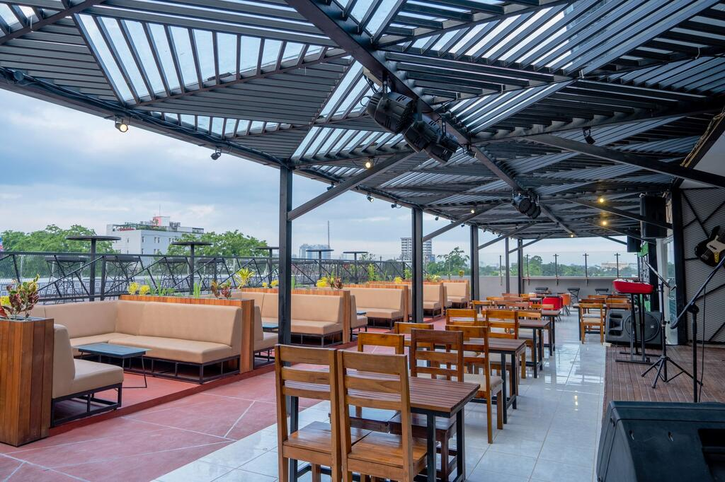 De'Tonga Hotel 33/58