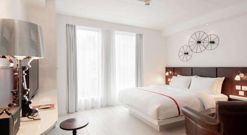Ruby Lucy Hotel London 11/56