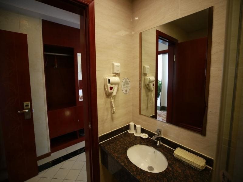 GreenTree Inn Suzhou Kunshan Beimen Road Mold City Express Hotel 12/51