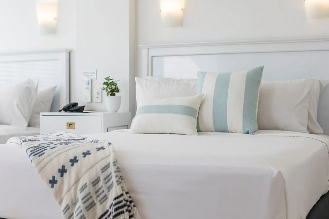Coral Sea Marina Resort 11/87