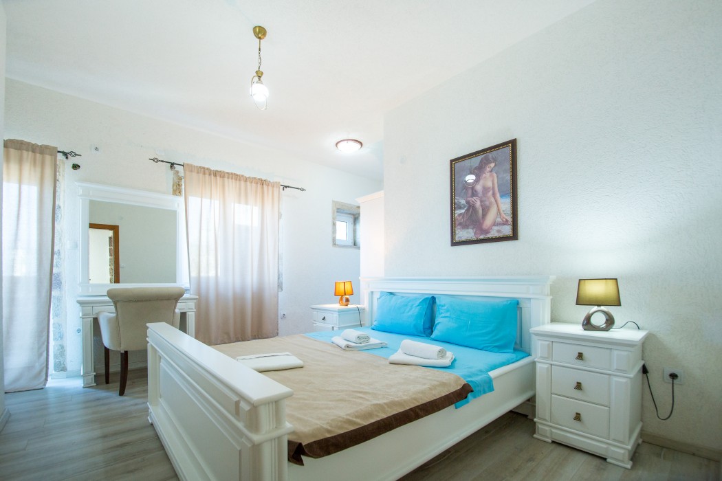 Two Bedroom Apartment with Sea View