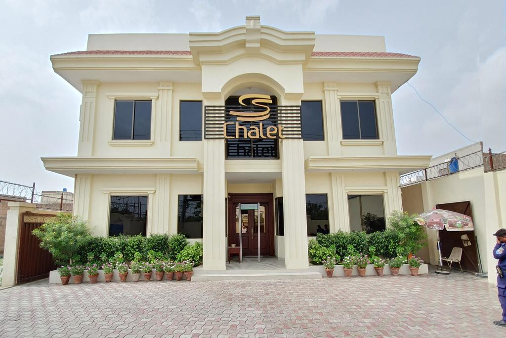S Chalet Multan 1/44