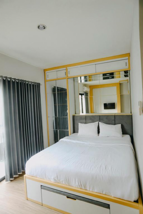 Jember Town Square Apartment by Calli Rooms 14/49