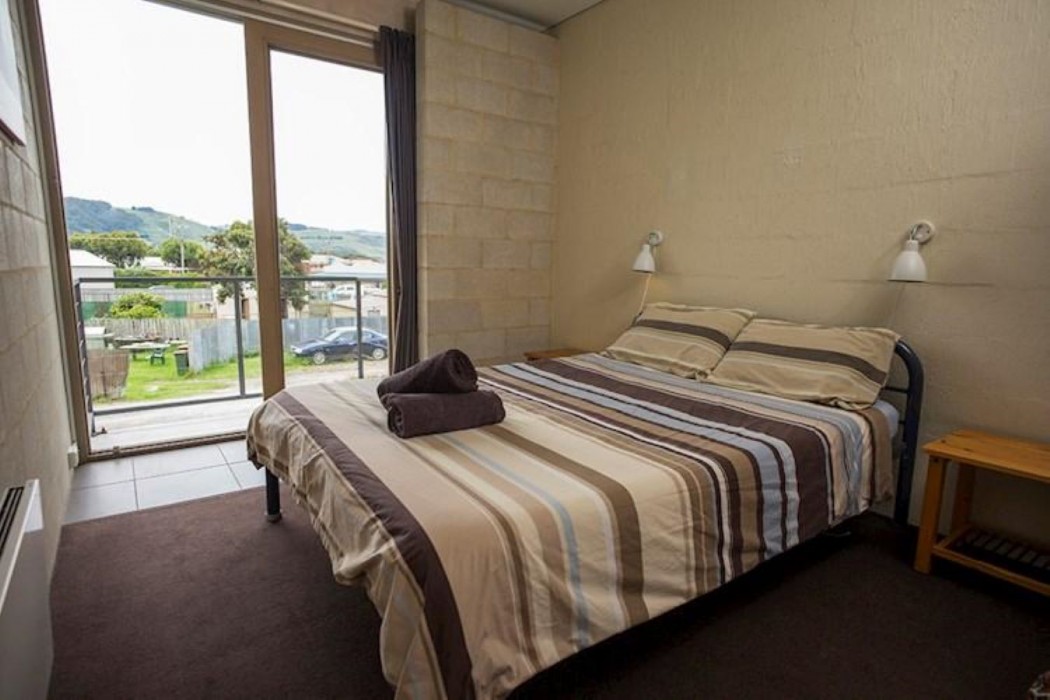 YHA Apollo Bay Eco 12/59
