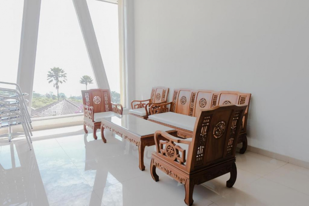Hotel O Batu near Jatim Park formerly Villa Bukit Panderman Residence 34/49