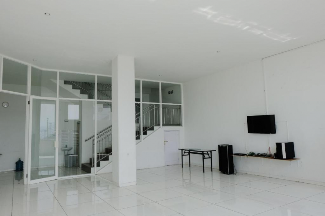 Hotel O Batu near Jatim Park formerly Villa Bukit Panderman Residence 35/49