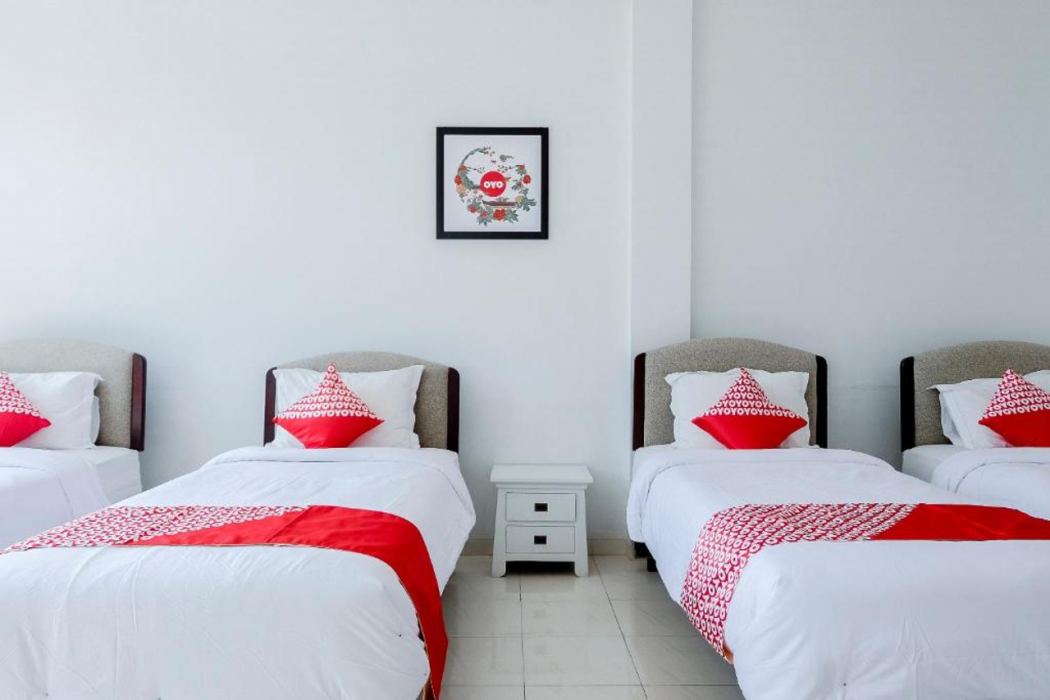 Hotel O Batu near Jatim Park formerly Villa Bukit Panderman Residence 16/49